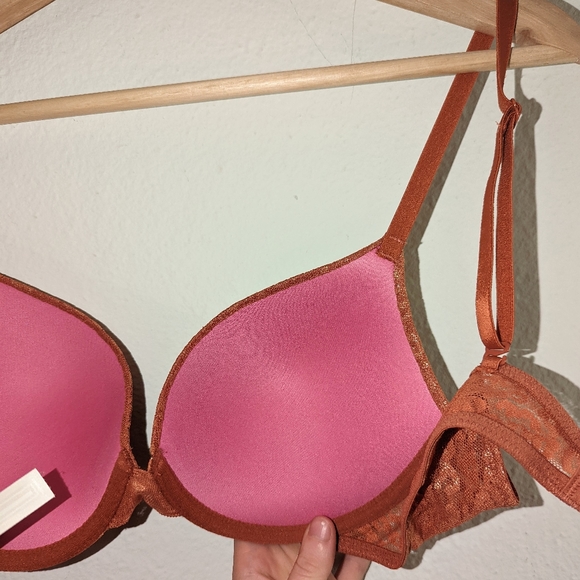 Victoria's Secret PINK Push Up Bra - Picture 4 of 6